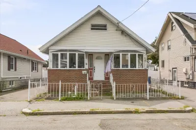 14 Beckert Ave 1
