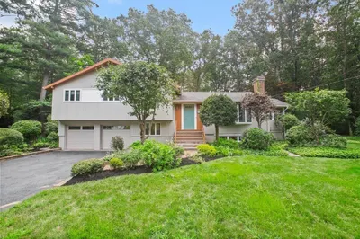 123 Barton Dr