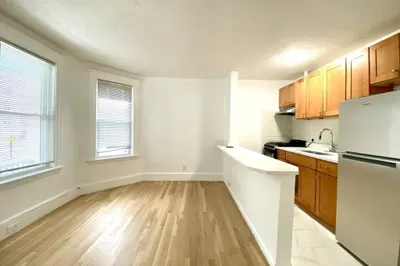 2 Dickson St #1