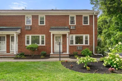 60 LakE St #E 1