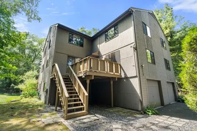 19 Treetop Park #19