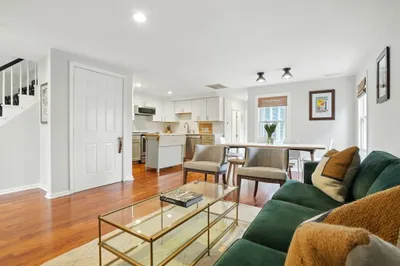 78 Pearl St #3