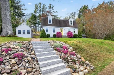 60 Oakleaf Dr 1
