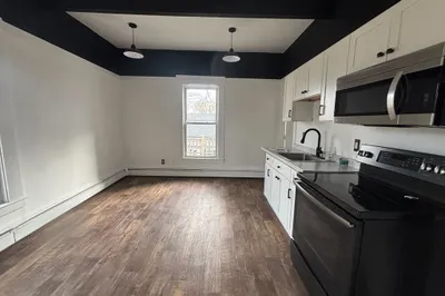 4 Pearl St #3