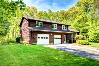 10 Longmeadow Rd 1