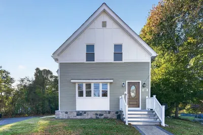 703 S Main St 1