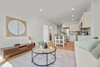 440 Broadway #202 1