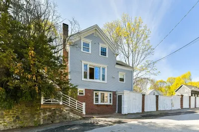 24 Mount Hope Street