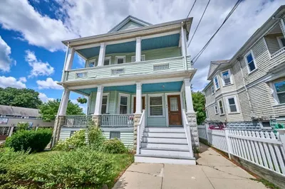 2-4 Dickson St