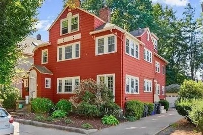 34 Moraine St 1