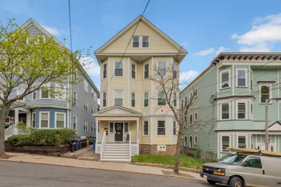228 Calumet St 1