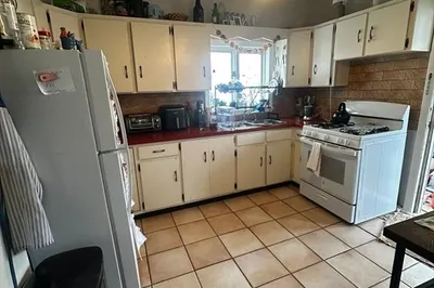 46 Main St #2