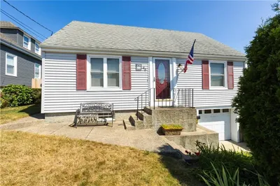 46 Bliss St 1
