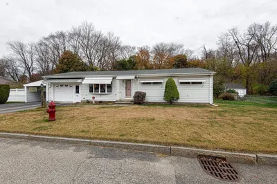 56 Rose Ave