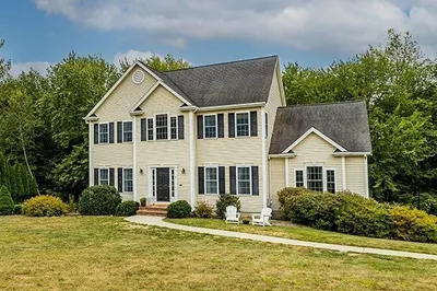 26 Pinsonnault Ln