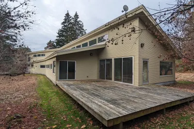 654 Amherst Rd 1