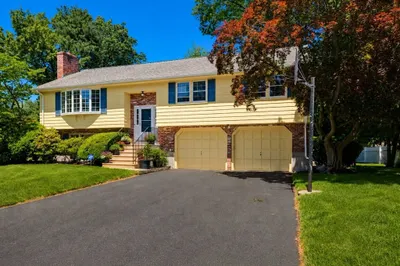 87 Hancock Rd