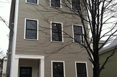 129 Spring St #2 1