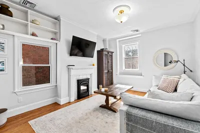 37 Mount Vernon St #3
