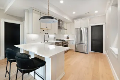 40 Mount Vernon St #2