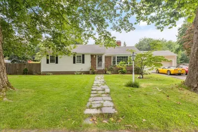 16 Keniston Rd