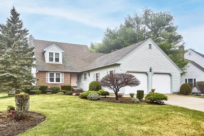 54 Phillips Common