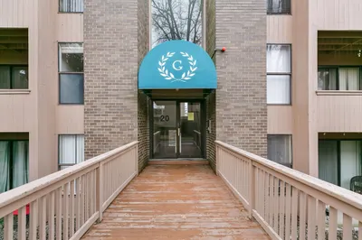 20 ShrEwsbury GrEEn Dr #E 1