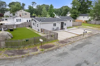 18 Ell Rd 1
