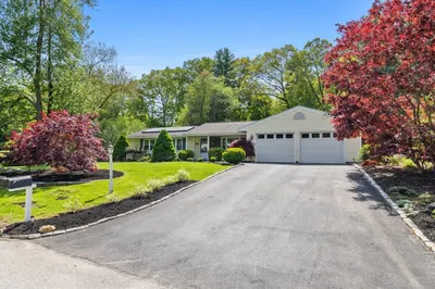 12 Burton Farm Dr 1