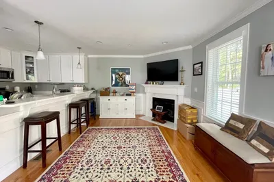 42 Pleasant Street #8