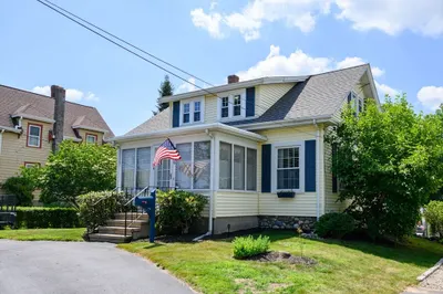 39 Beal St 1