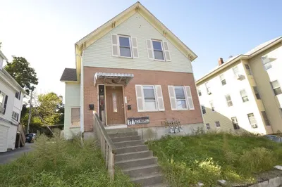 124 Belmont St 1