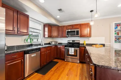 16 Westminster Ave #B2 1