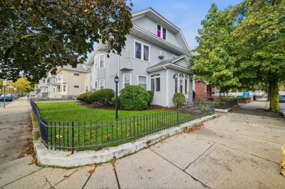 357-359 Main St 1