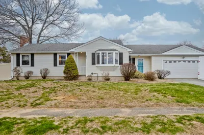 279 Bostwick Ln