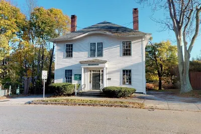 3 Great Pond Rd