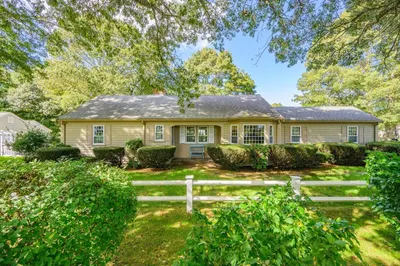 1 Country Club Dr