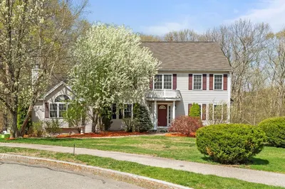 10 Falls Brook Rd 1