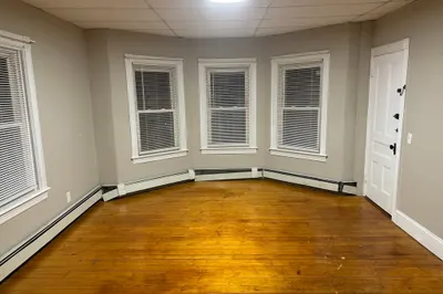 1071 Main St #2 1