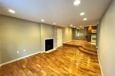 1212 Vfw Pkwy #17