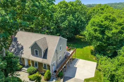 908 W Falmouth Hwy 1