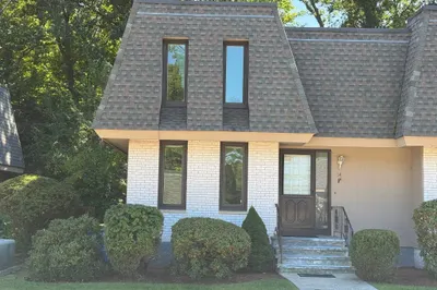 14 Grove Sq #14 1