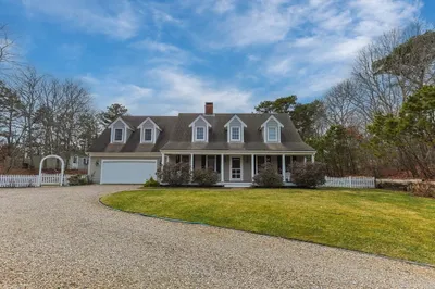 275 West Yarmouth Rd 1