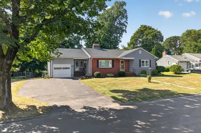 88 Mifflin Dr 1