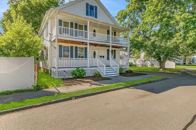 28 Mill St