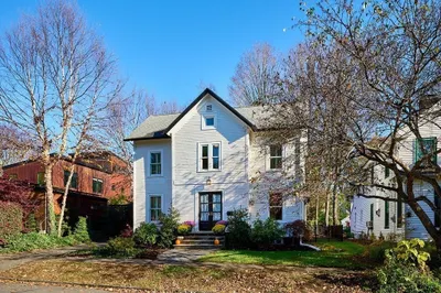 52 Olive Street 1