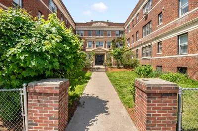 8 Walnut St #28 1