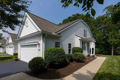 124 Clubhouse Ln #124 1
