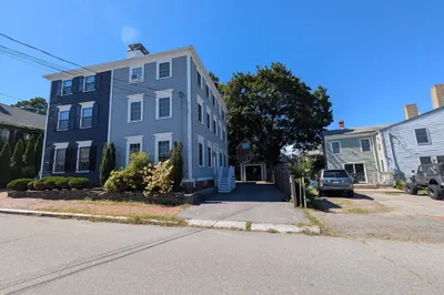 2 Court St #4