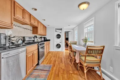 442 W 4th St #2 1